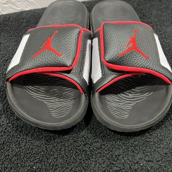 🔥🏀 Nike AIR JORDAN Hydro 3 Retro Slides Black/Cement/Red Men Sz 10 - EXCELLENT - Picture 4 of 13